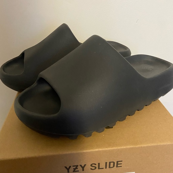 yeezy slides retail price